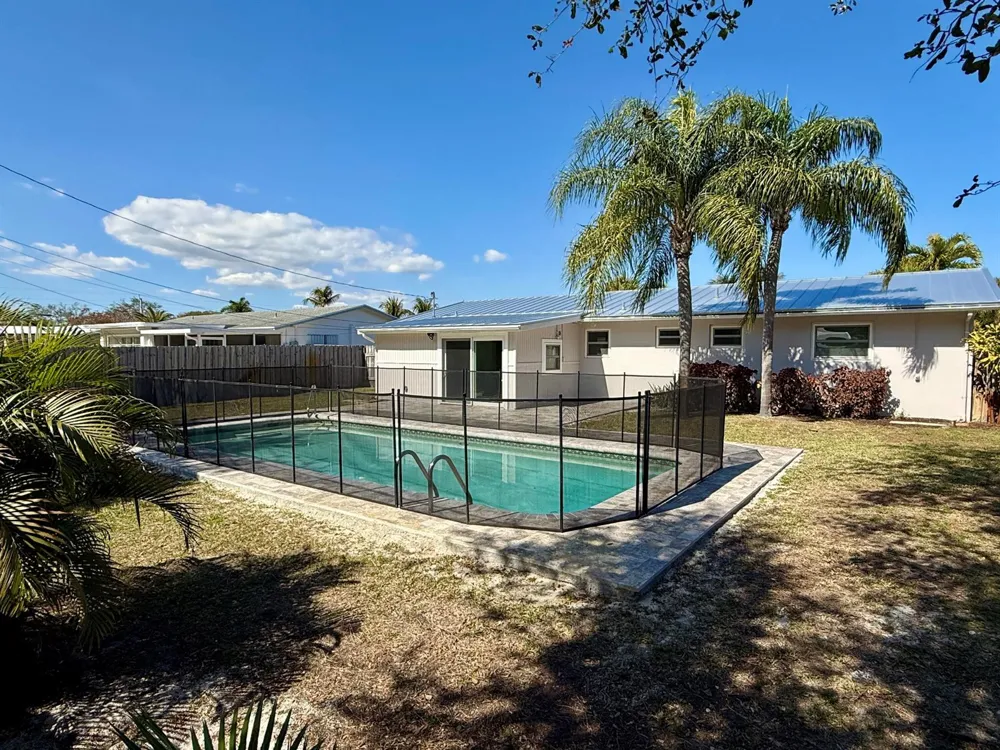 16 Ridgewood Circle Tequesta, FL 33469