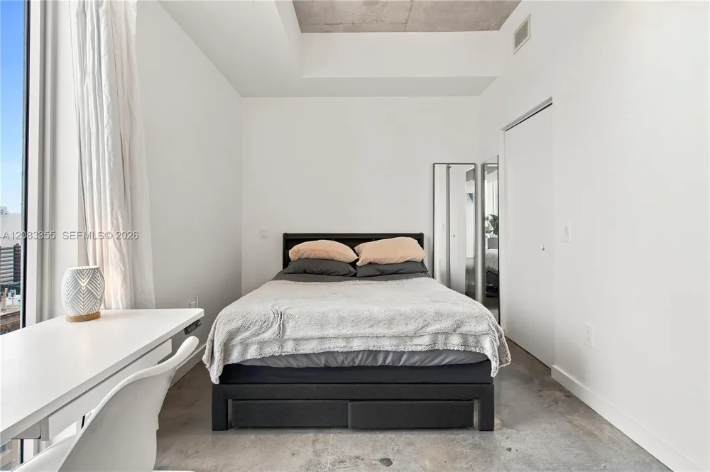 151 SE 1st St #1508 Miami, FL 33131