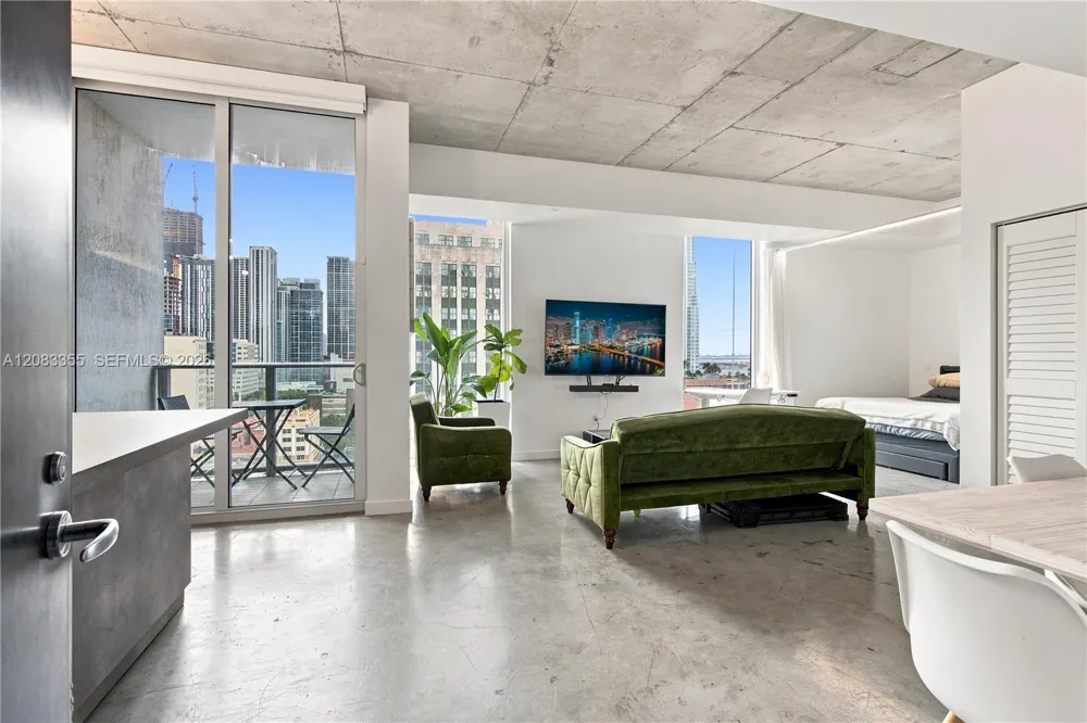 151 SE 1st St #1508 Miami, FL 33131