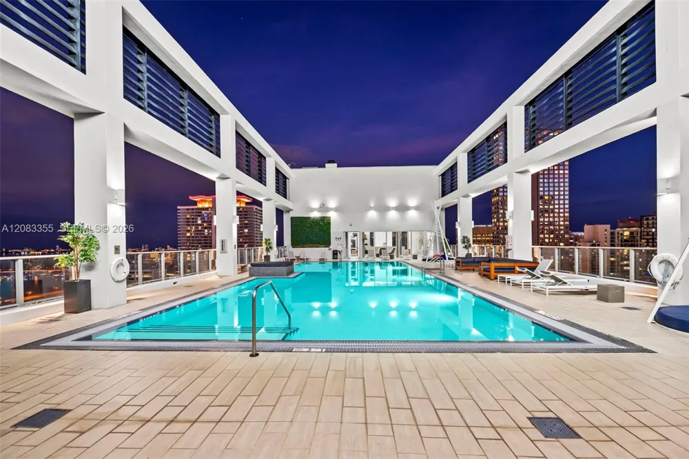 151 SE 1st St #1508 Miami, FL 33131