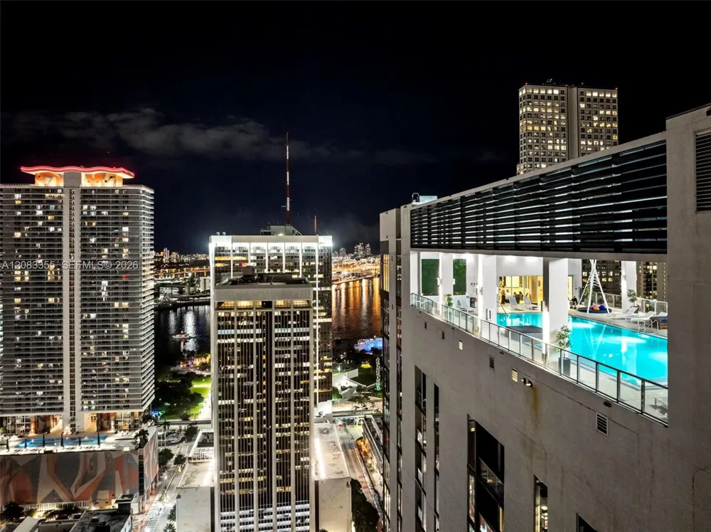 151 SE 1st St #1508 Miami, FL 33131