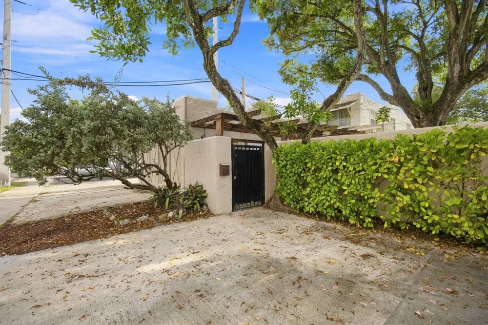1201 SE 2ND STREET #3 Fort Lauderdale, FL 33301