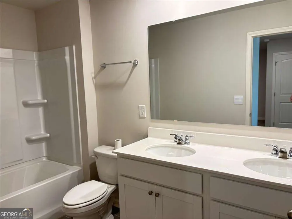 3240 Greyton DR Buford, GA 30519