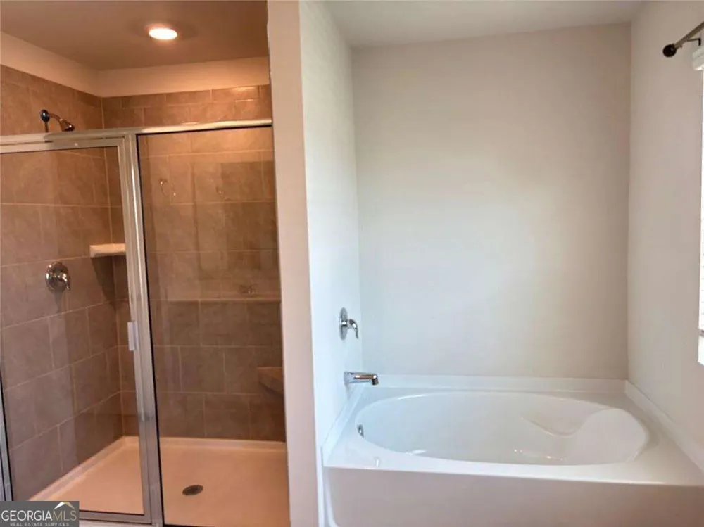 3240 Greyton DR Buford, GA 30519