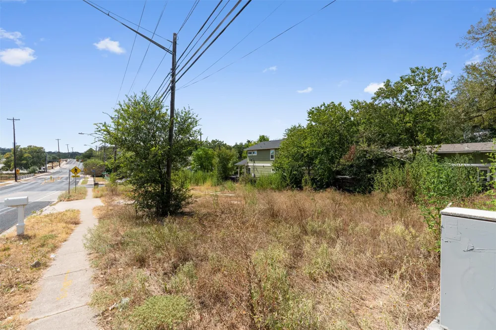 4104 E 12th Street Austin, TX 78721