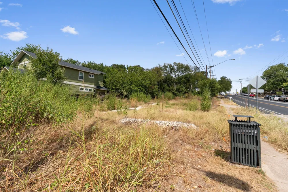 4104 E 12th Street Austin, TX 78721