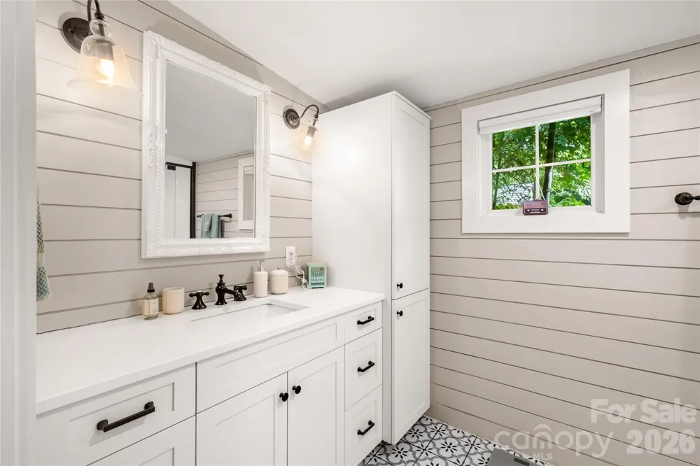 101 Olney Road Asheville, NC 28806