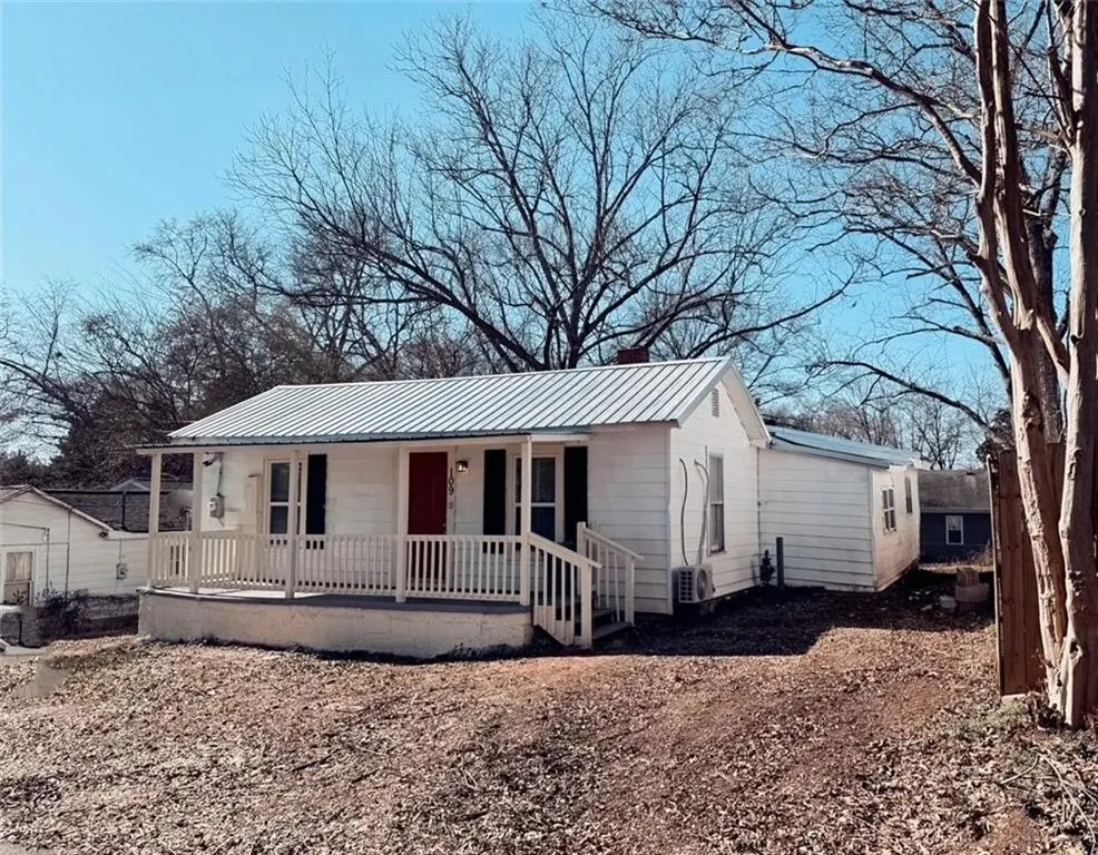 109 South Street Dallas, GA 30132