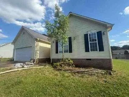 1504 Rockview Circle Weaver, AL 36277