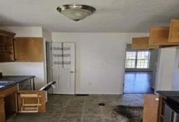 1504 Rockview Circle Weaver, AL 36277