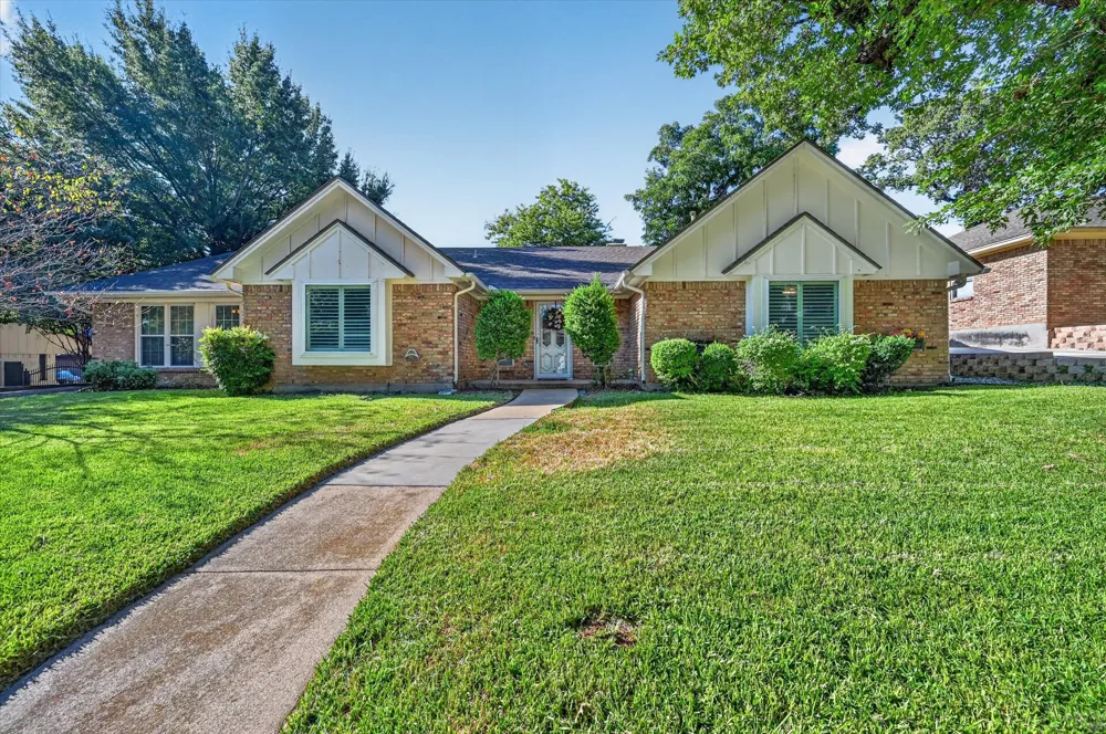 4208 Trowbridge Drive Arlington, TX 76013