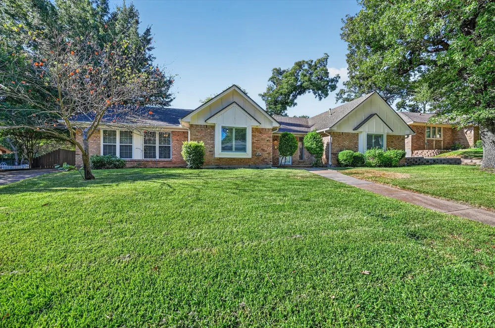 4208 Trowbridge Drive Arlington, TX 76013