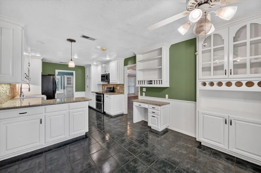 4208 Trowbridge Drive Arlington, TX 76013