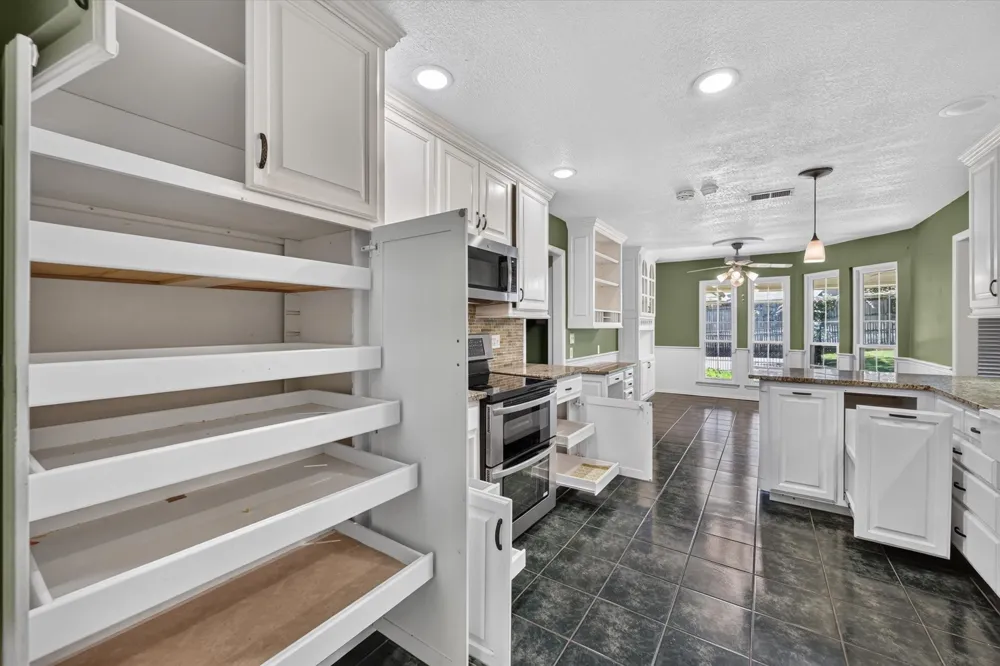 4208 Trowbridge Drive Arlington, TX 76013