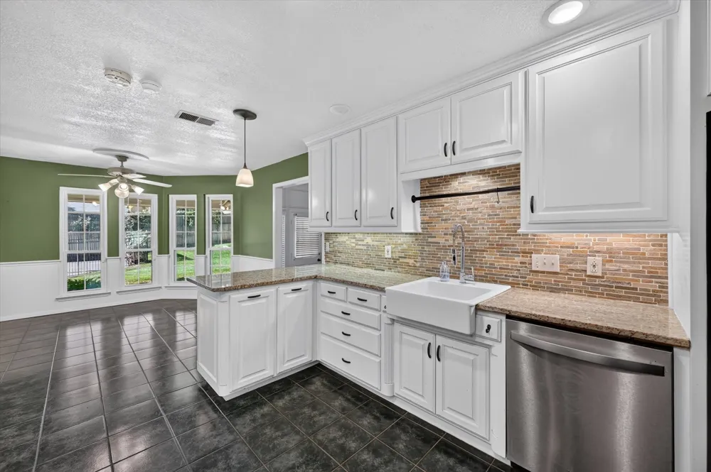 4208 Trowbridge Drive Arlington, TX 76013