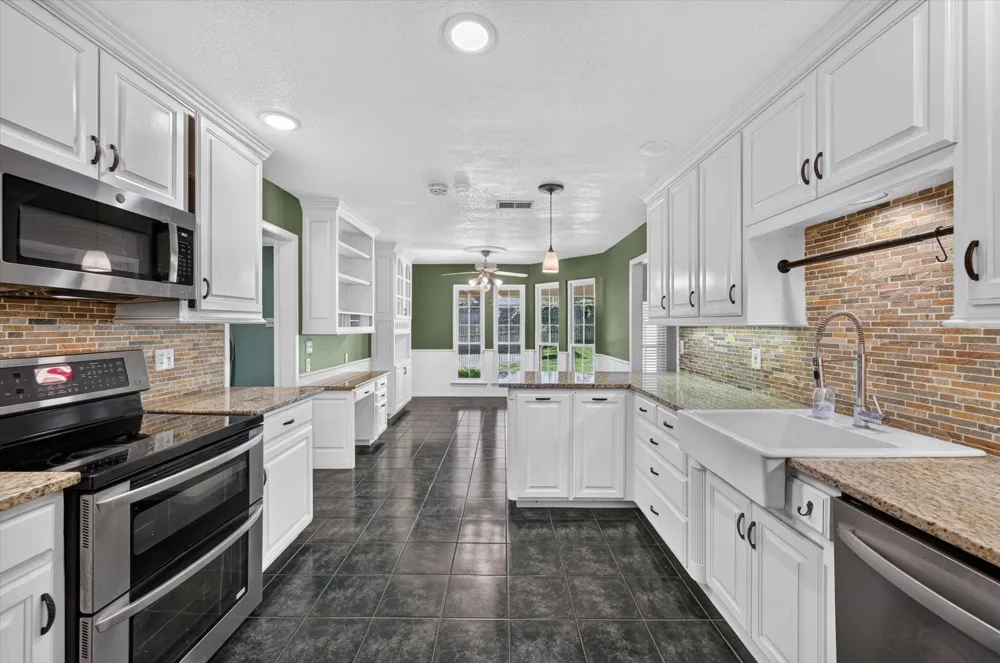 4208 Trowbridge Drive Arlington, TX 76013