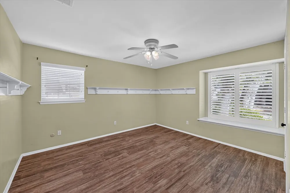 4208 Trowbridge Drive Arlington, TX 76013