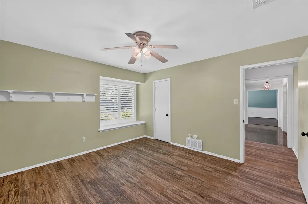 4208 Trowbridge Drive Arlington, TX 76013