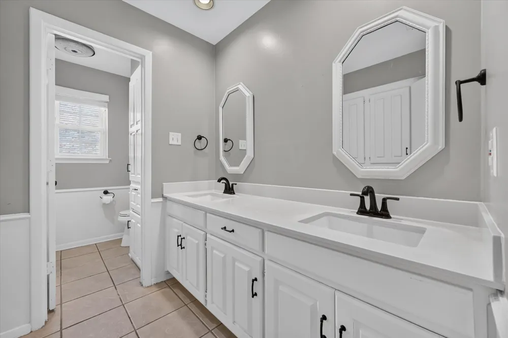 4208 Trowbridge Drive Arlington, TX 76013