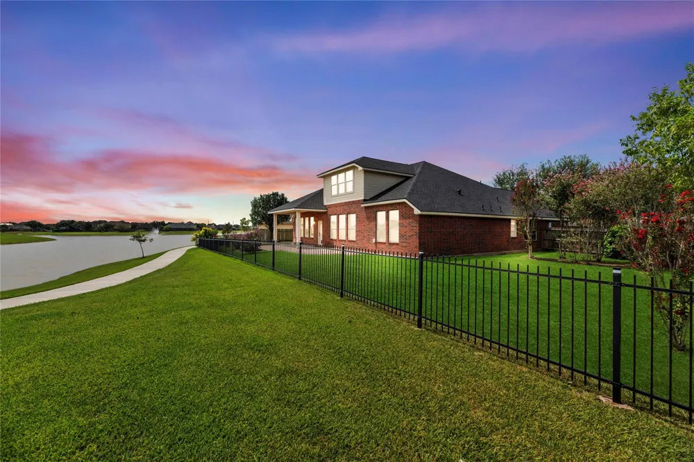 8931 Henrico Lane Rosenberg, TX 77469