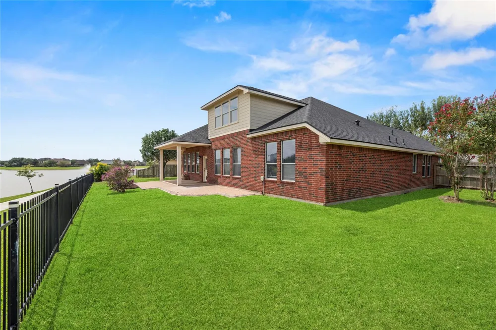 8931 Henrico Lane Rosenberg, TX 77469
