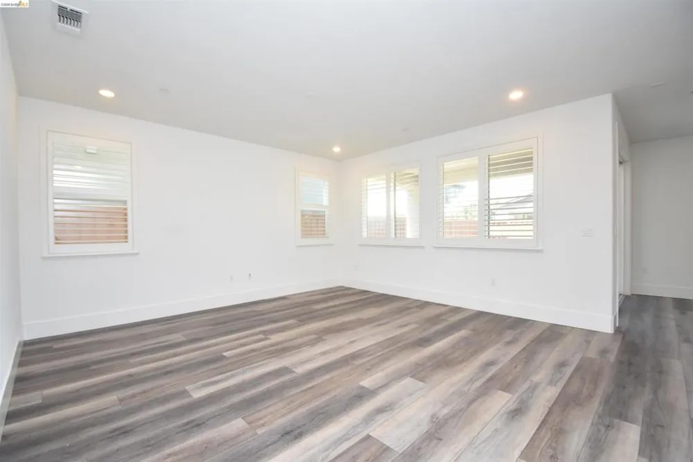 2751 Macabee Dr Lathrop, CA 95330