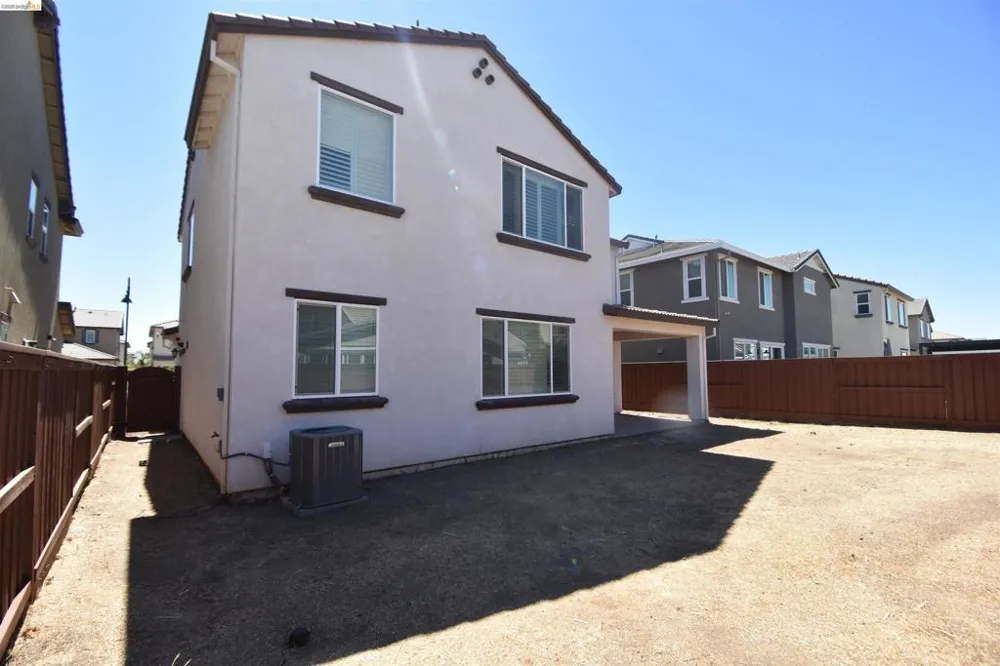2751 Macabee Dr Lathrop, CA 95330