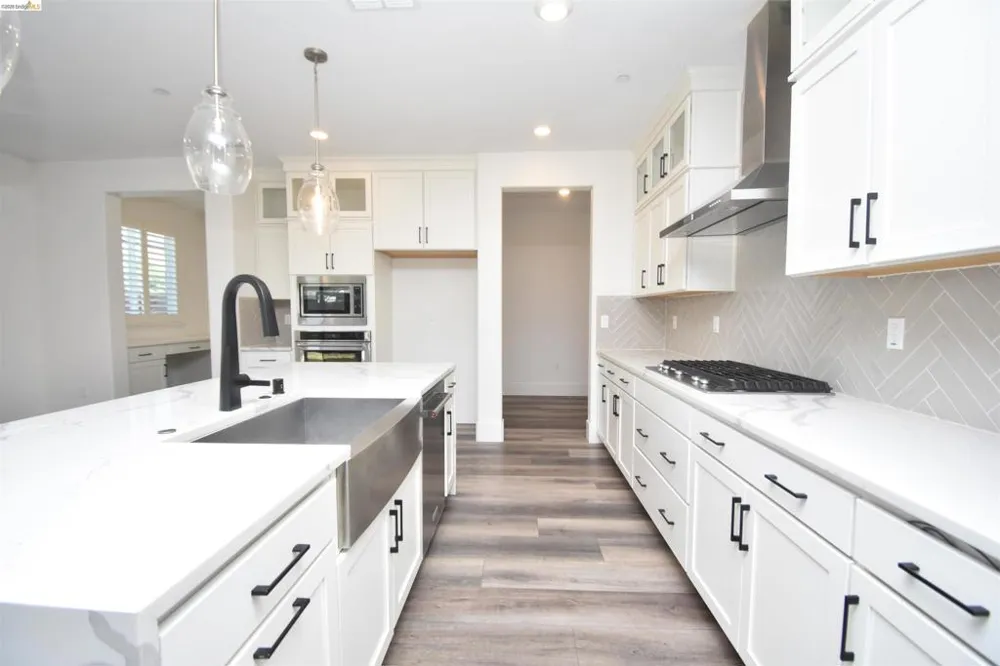 2751 Macabee Dr Lathrop, CA 95330