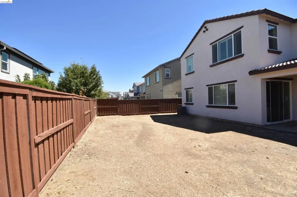 2751 Macabee Dr Lathrop, CA 95330