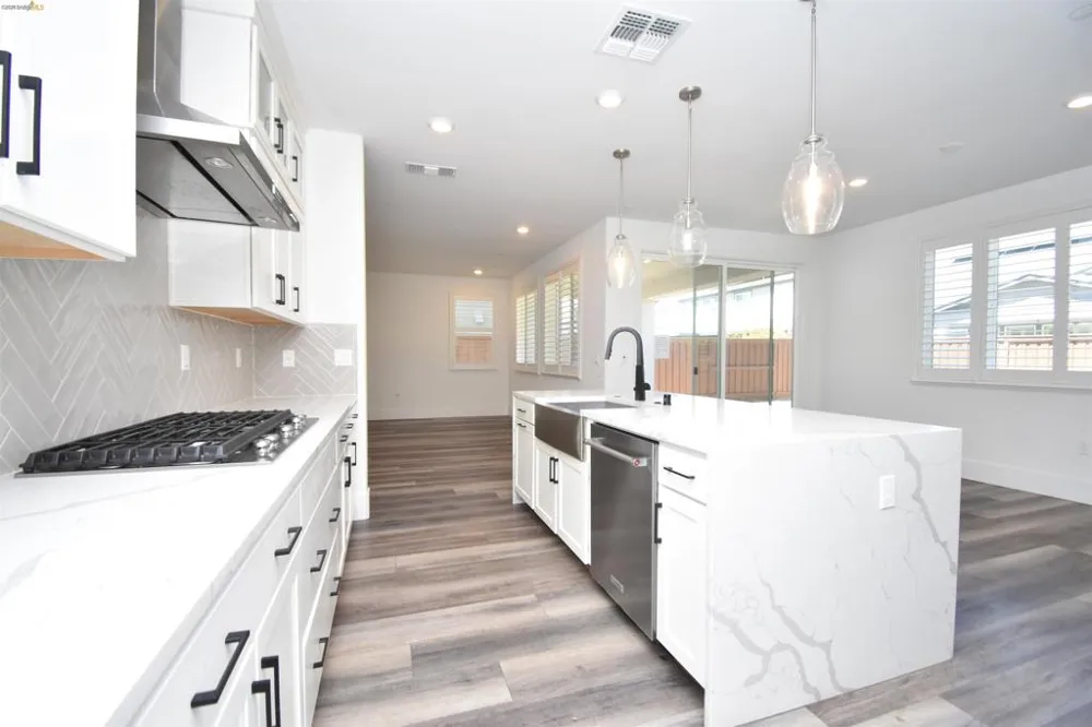 2751 Macabee Dr Lathrop, CA 95330