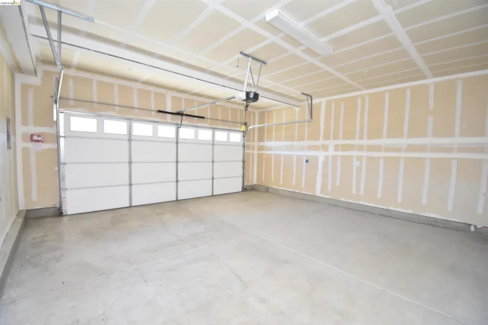2751 Macabee Dr Lathrop, CA 95330