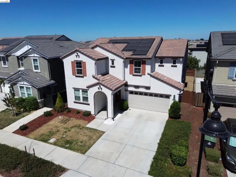 2751 Macabee Dr Lathrop, CA 95330