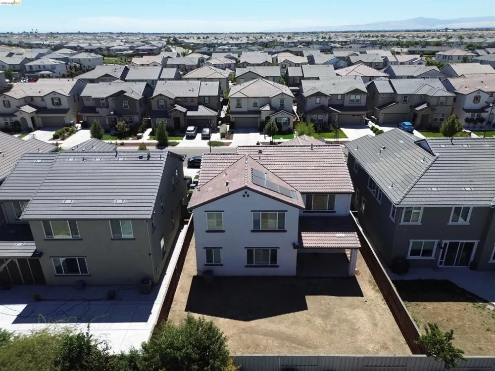2751 Macabee Dr Lathrop, CA 95330