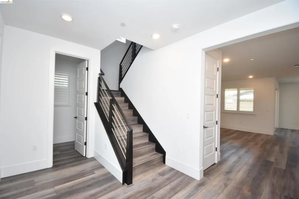 2751 Macabee Dr Lathrop, CA 95330