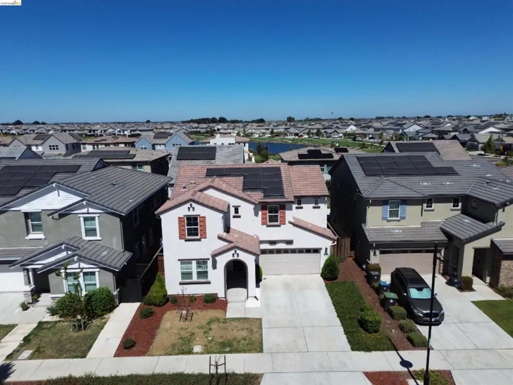2751 Macabee Dr Lathrop, CA 95330