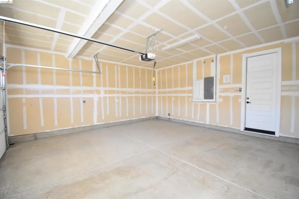 2751 Macabee Dr Lathrop, CA 95330