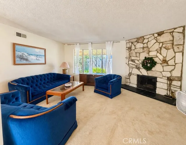 707 La Roda Santa Barbara, CA 93111