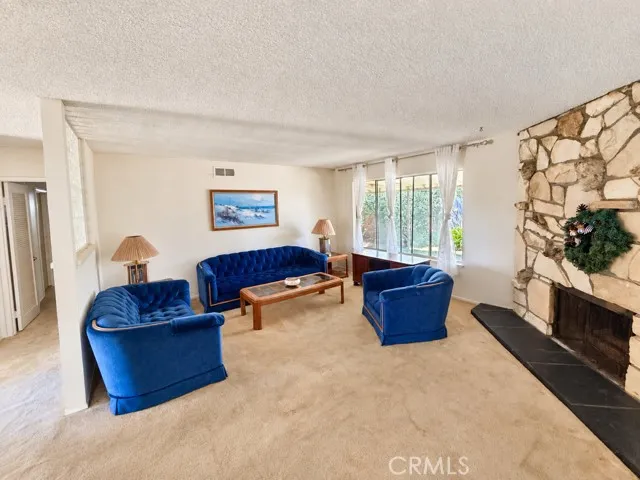 707 La Roda Santa Barbara, CA 93111