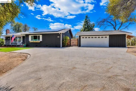20582 Eureka Dr