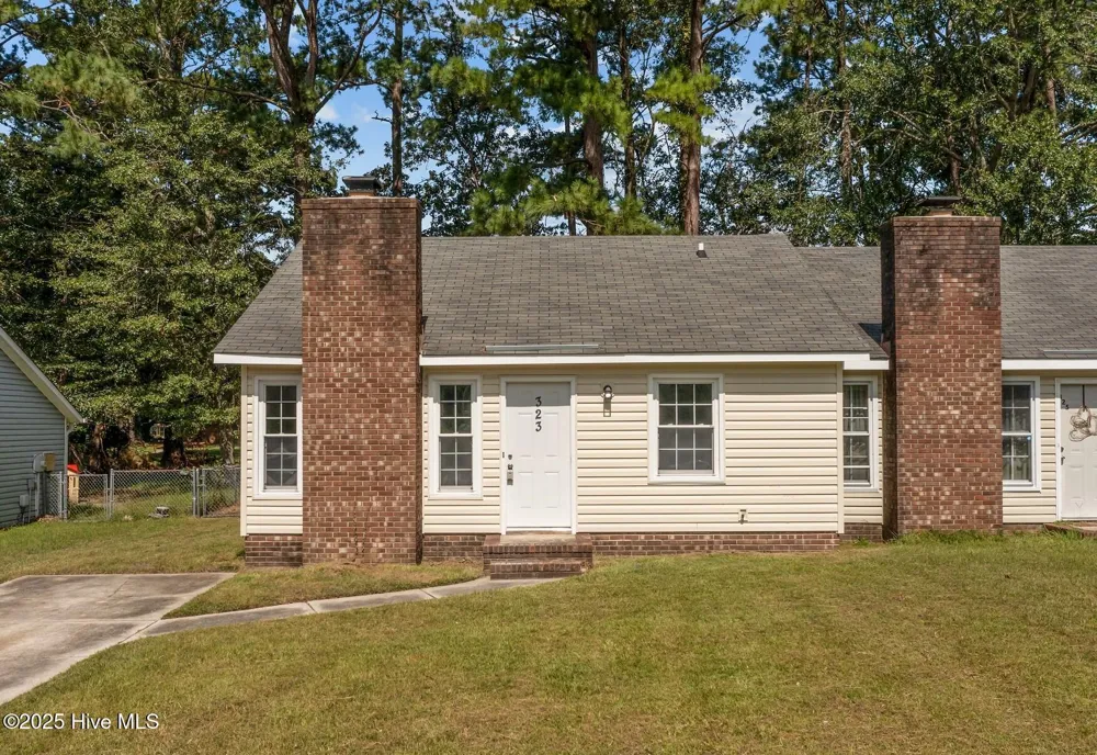 323 W Frances Street Jacksonville, NC 28546