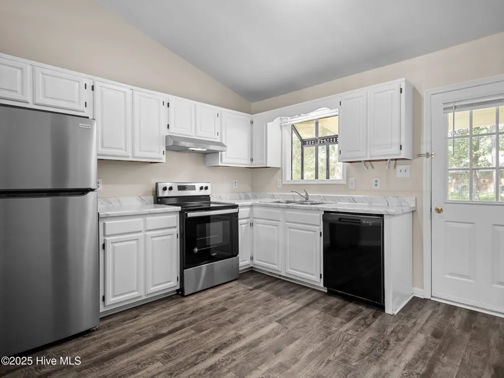 323 W Frances Street Jacksonville, NC 28546