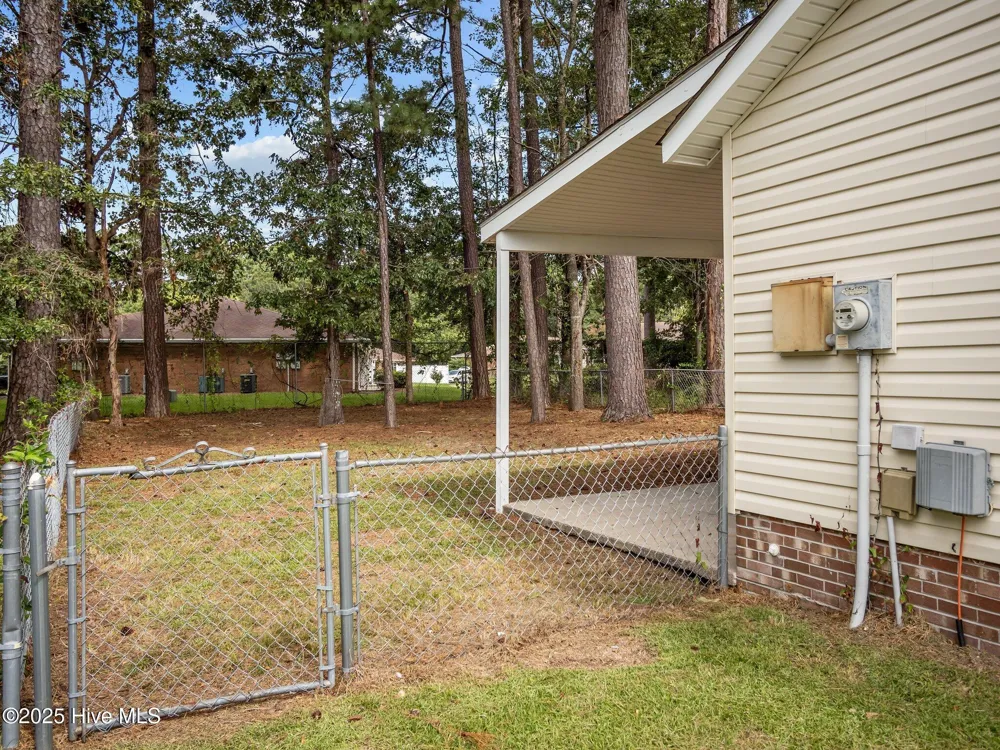 323 W Frances Street Jacksonville, NC 28546