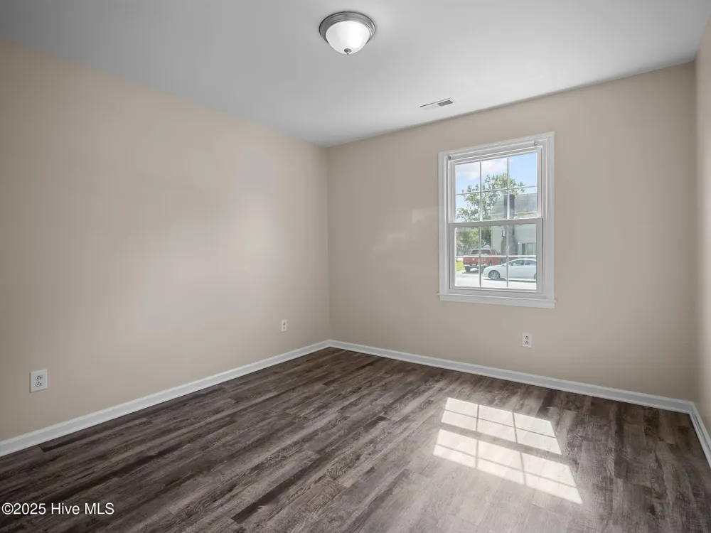323 W Frances Street Jacksonville, NC 28546
