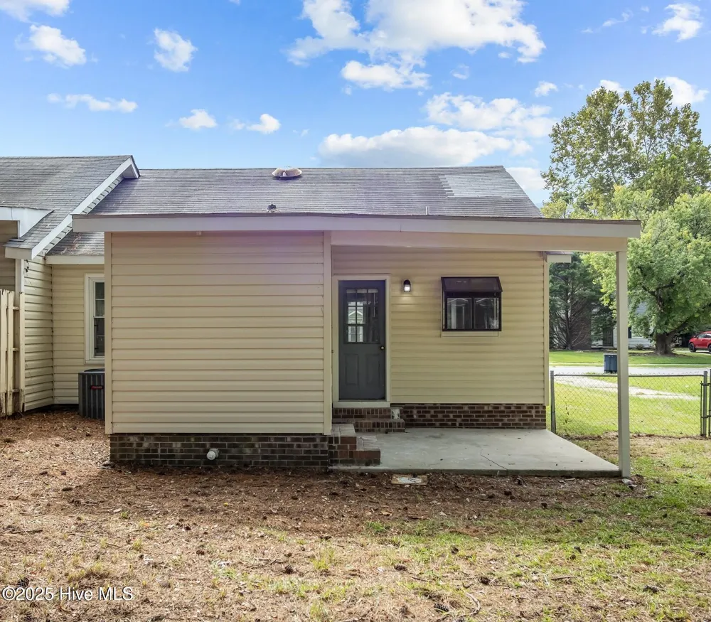 323 W Frances Street Jacksonville, NC 28546