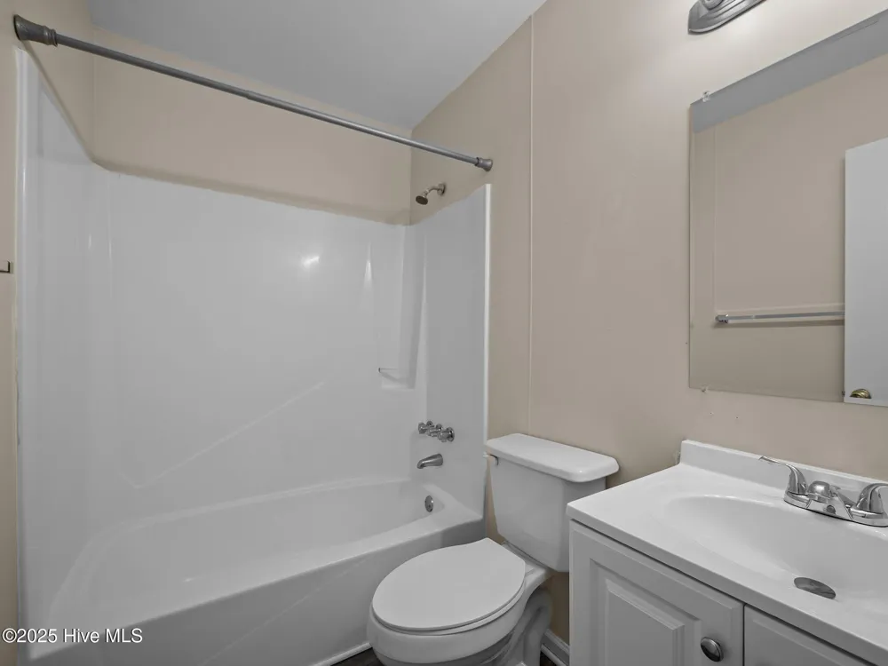 323 W Frances Street Jacksonville, NC 28546