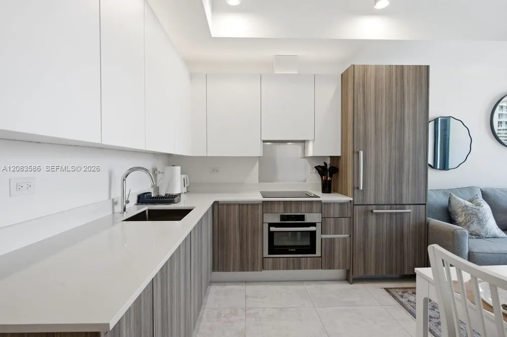 239 SW 9TH #1704 Miami, FL 33130