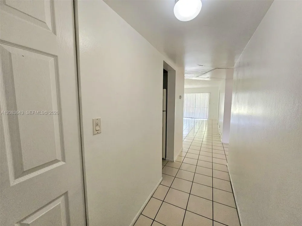 8001 Fairview Dr #206 Tamarac, FL 33321