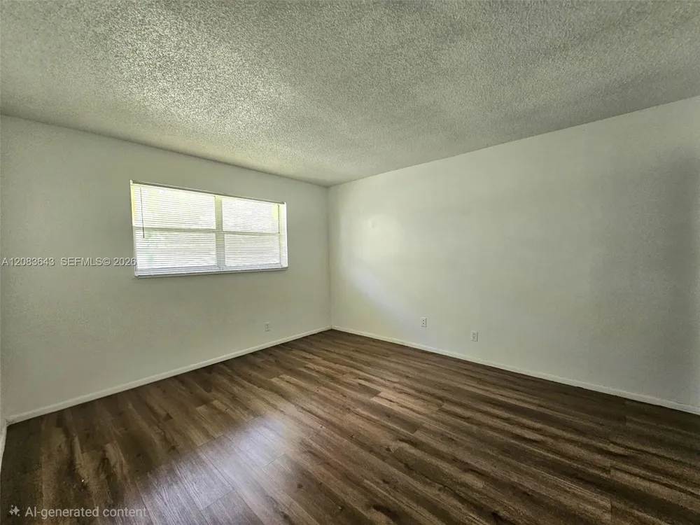 8001 Fairview Dr #206 Tamarac, FL 33321