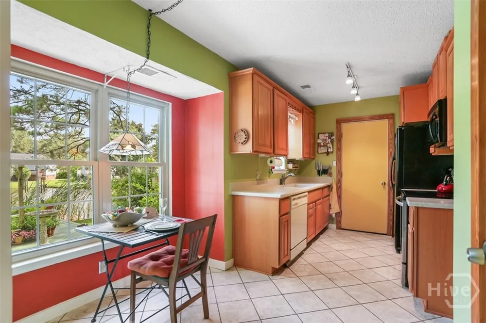511 Pointe South Drive Savannah, GA 31410