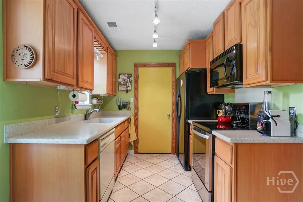 511 Pointe South Drive Savannah, GA 31410